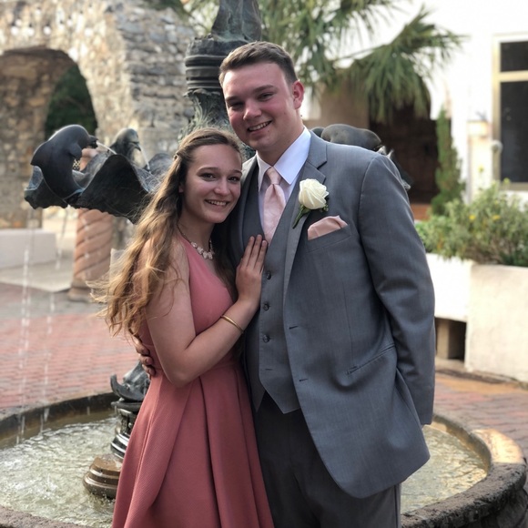 Meet your Posher, Drew - Picture 2 of 5